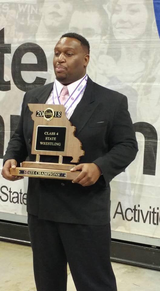 Damoneycoach's tweet image. STATE CHAMPS HOMIE!!!
#CODE10