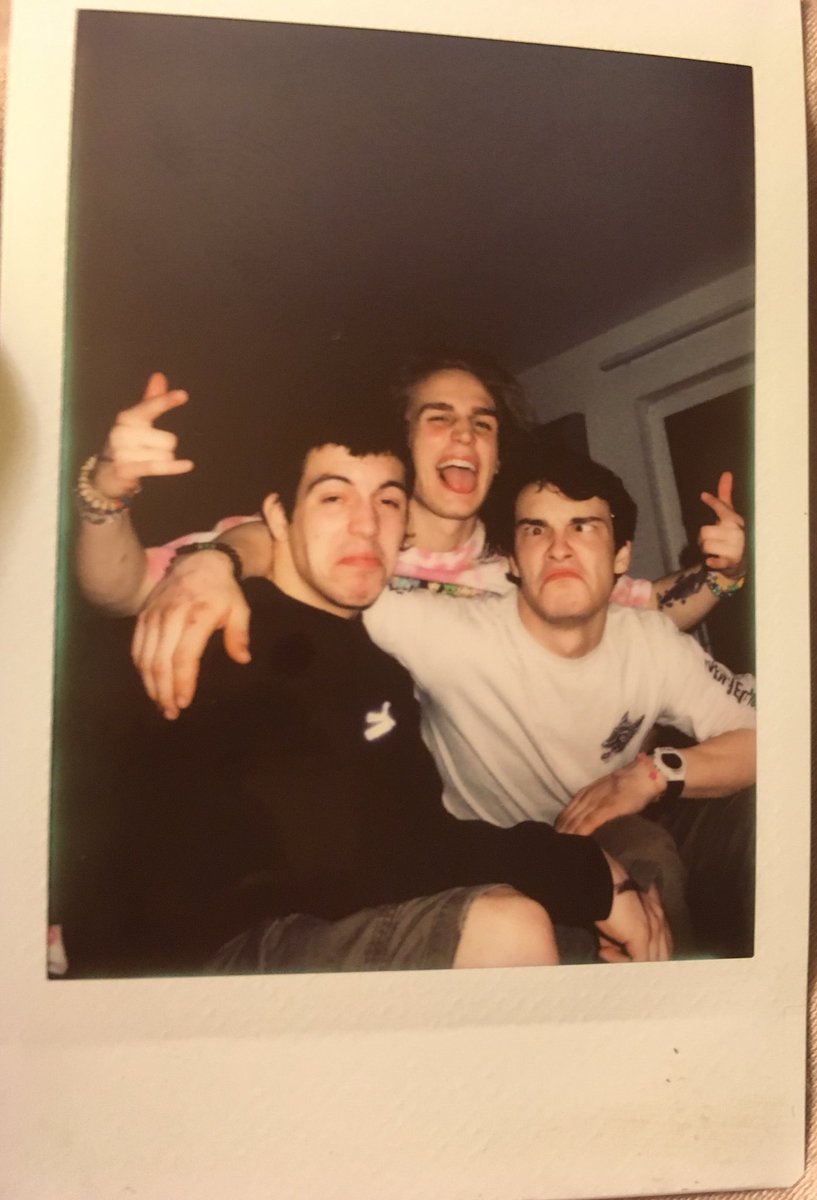 BaileyBlume's tweet photo. I ❤️ my roommates  @nickgriggs20  @r_winter11 https://t.co/EJB7ajSG1G