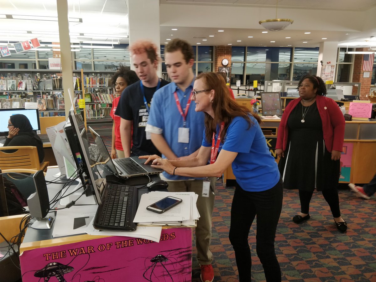 lisachambers's tweet image. Using Twine to tell some very interesting stories today at Computing Career Corps. These students are so creative. #CodewithTC