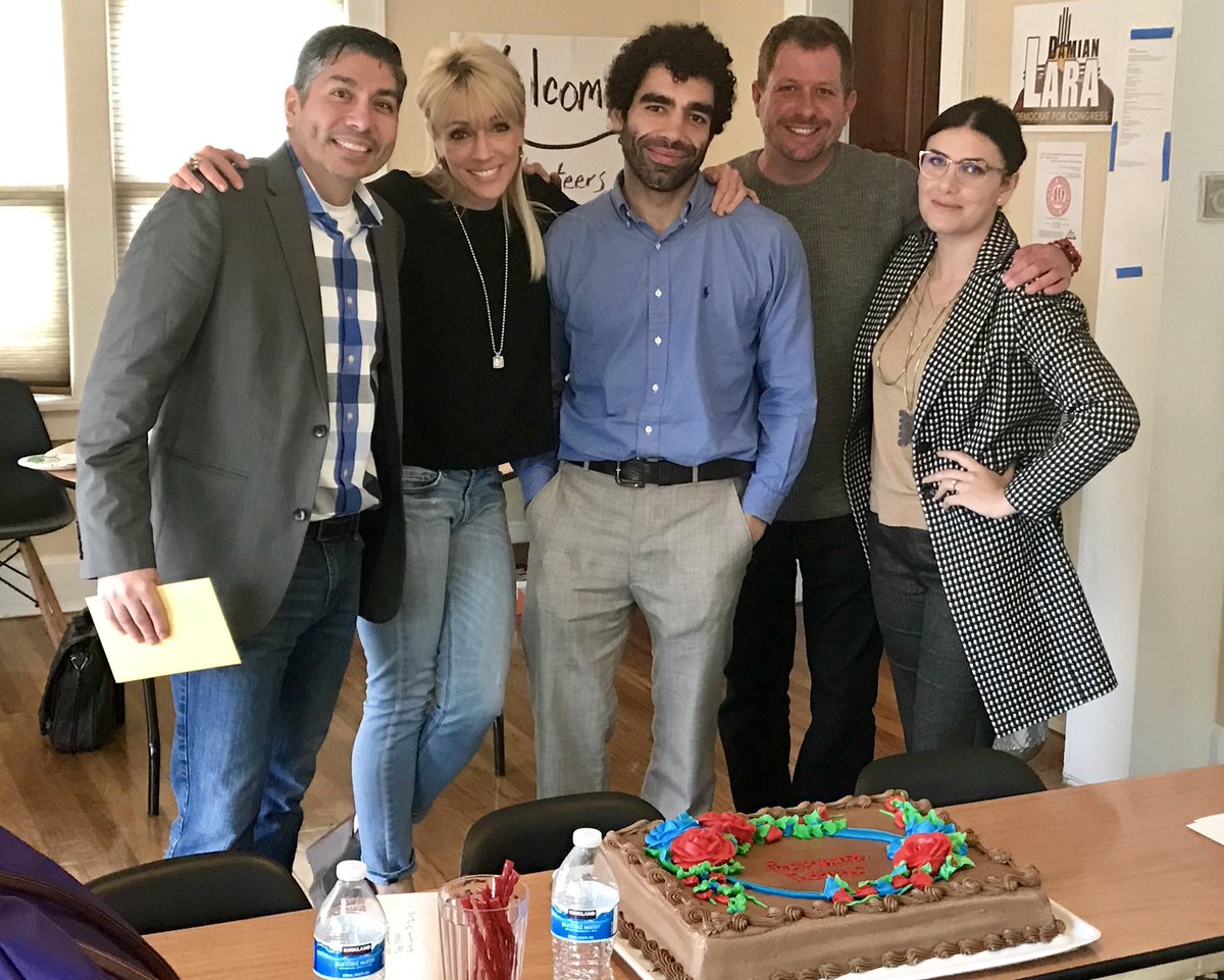 Lara_Listens's tweet photo. Happy birthday Damian!
🎊🎊🎊🎊🎊🎊🎊🎊🎊
Now on our way to chat with @NastyWomenNM about issues affecting #newmexico
#BirthdayParty #nmpol #nm01 #albuquerque #LaraTeam #Lara4NM https://t.co/ZyUJrYAe6n