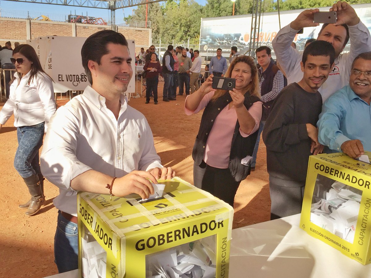 EmeterioOchoa's tweet photo. Orgulloso de mi militancia participo en el proceso de elección de los delegados a la Convención Municipal, donde seguramente vamos en unidad a confirmar que a los priístas nos mueve el ánimo de aportar para que las cosas mejoren en favor de todos los  cajemenses. #PlanillaVerde https://t.co/KehVDpXBpA