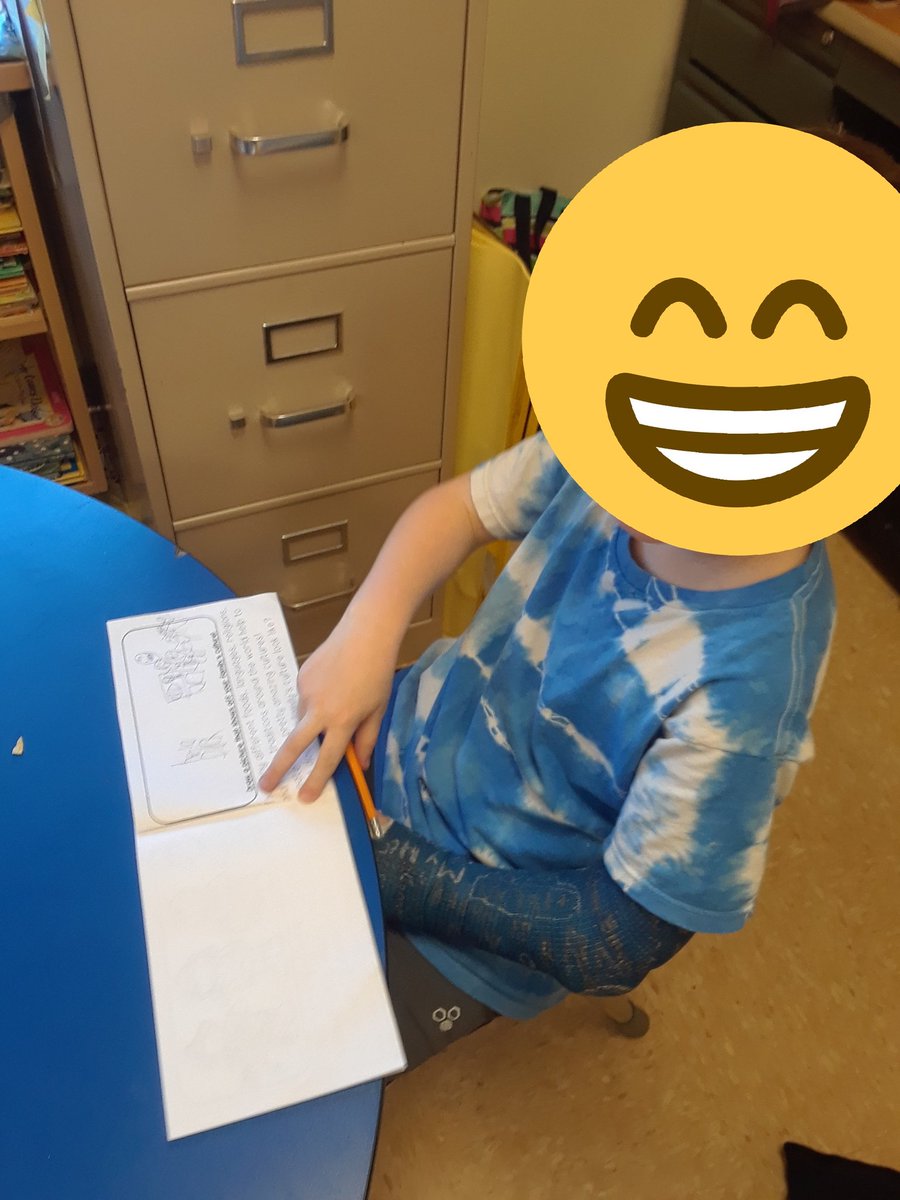MrsSpizzo19's tweet photo. Today we started our Cultures Around the World unit! To begin, my sunshines are reflecting on their own family's culture. #firstgrade #wcpsmd #wcpsintern #fsu18 https://t.co/RxBMR0LY6I