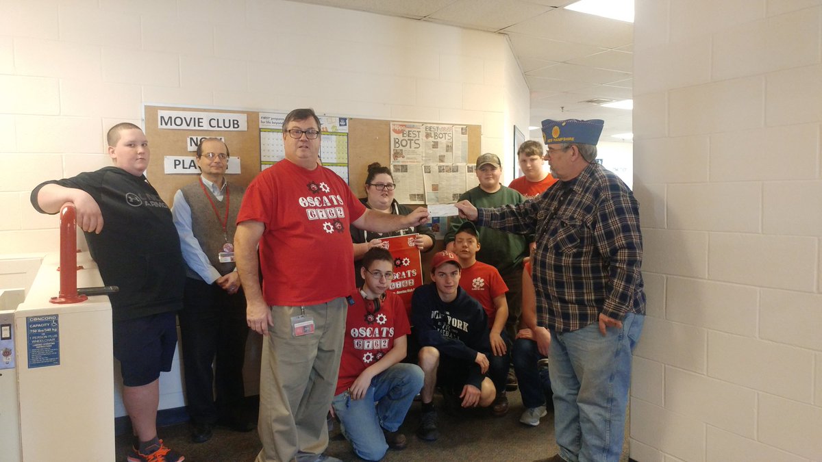 HillcatRobotics's tweet photo. #hdhspride. #hillcat robotics
Mr. Nystrom representing The Sons of the American Legion presenting a check to the Oscars robotics team. https://t.co/4mHNdAVCDG