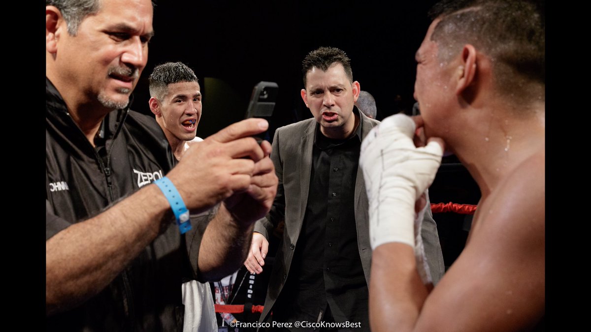 KendoTremendo's tweet photo. Cutman: "ewwww let me snap pic tho"
Kendo: "sorry bro it's the hurt business"
Manager: "Ayyy Dios Mรญo!"
Victim: "Look what you did ya little jerk!" #ExclusiveBoxingGoons #BrickFists #PricelessMoment https://t.co/qeZ4jPW81e