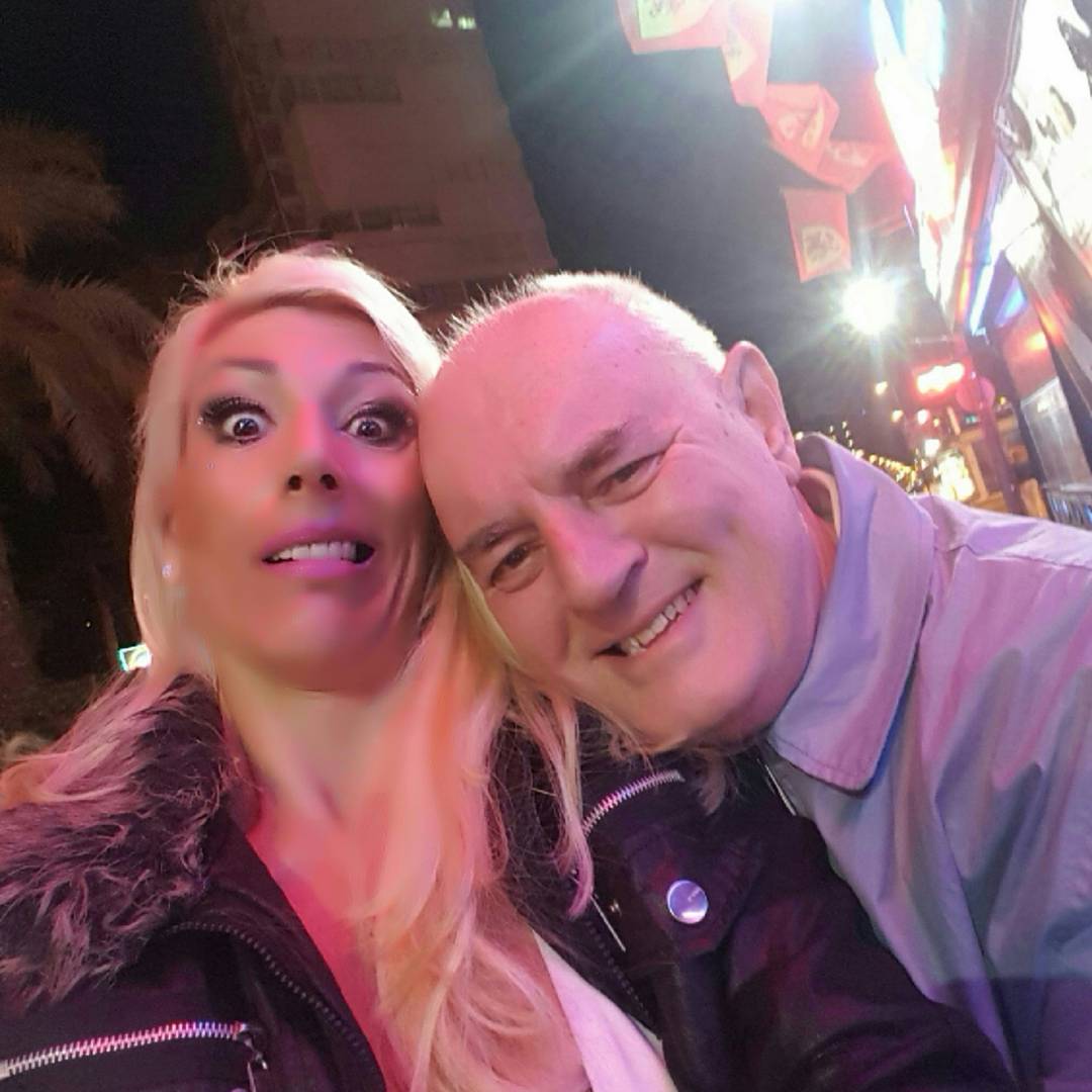 stickstar11's tweet photo. #stickystar #theredlionbenidorm #sexymagicshow #backstage #magia #Iloveyou #Fotos #birthday #henparty https://t.co/S4RGcmREZ3