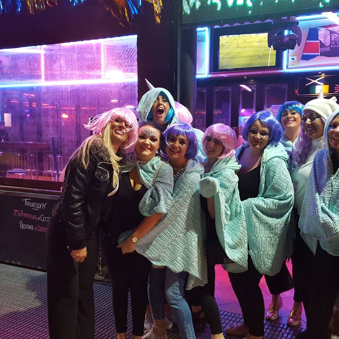 stickstar11's tweet photo. #stickystar #theredlionbenidorm #sexymagicshow #backstage #magia #Iloveyou #Fotos #birthday #henparty https://t.co/S4RGcmREZ3
