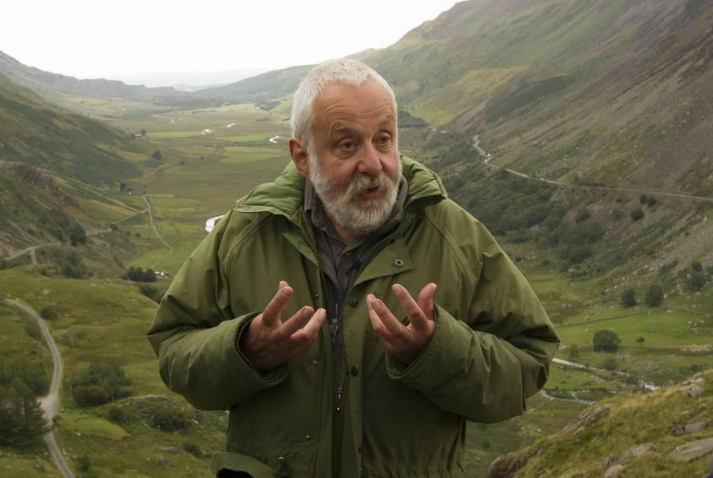 Mike Leigh and Brenda Blethyn share a birthday. Perfect. Happy day to you both! 