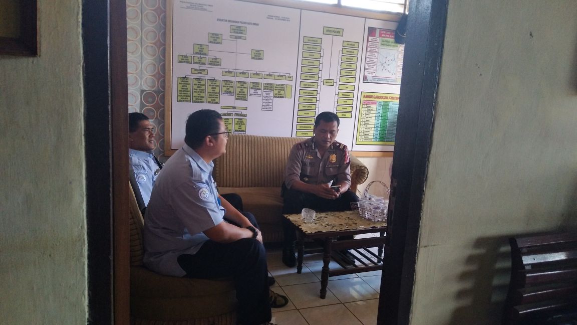 PenyuluhP's tweet photo. Kunjungan kemitraan dengan polsek kec. batu engau kab. Paser kaltim untuk pemanfaatan lahan polsek sebagai percontohan budidaya air tawar @BRSDM_bp3tegal @muchlisin_moch @MulyotoPandu @mzulficar @bdasukamandi @brsdm_kp https://t.co/IBxWN6GMig