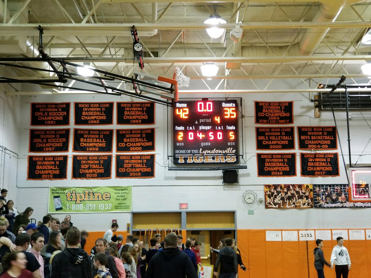 SraSmithLCS's tweet photo. Way to go, Lady Tigers! 🏀 @LynTigersbball @lembcke_18 https://t.co/bKj9b9M5GW