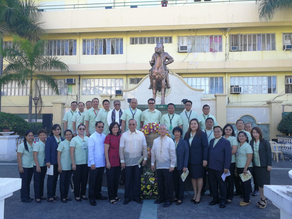 WesleyanPH's tweet photo. University Officials led by the Chairperson of the Board of Trustees, Dr. Glenn Roy Paraso and University President Hon. Pacifico B. Aniag posing after the Wreath Laying Ceremony in honor of John Wesley.
#WesleyanAt72
#ThereforeGo https://t.co/Wg4l7fQ8ei