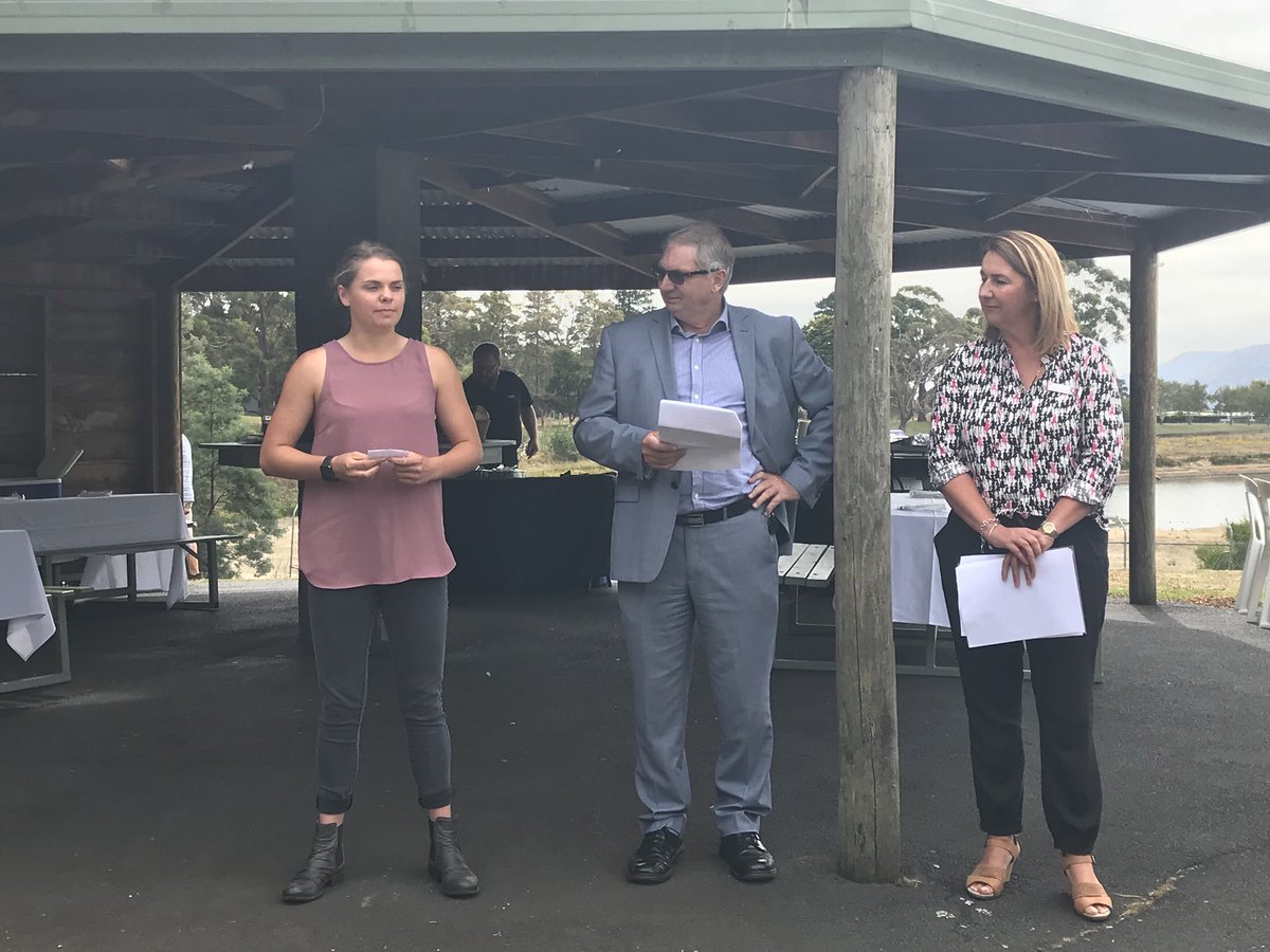 Jenna farrow reviving the steve Balcombe scholarship from Mike Brewster, CEO of @Tas_Water in the presence of Miles Hampton, chair of Taswster and Brian Yates the Executive Dean of College of Sciences and Engineering @utas_newsroom