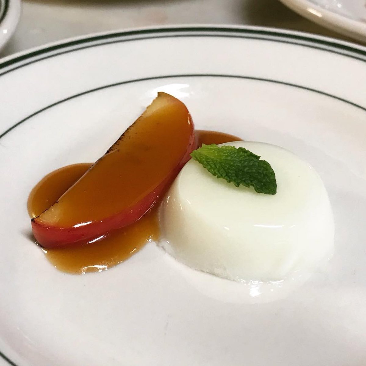 fenianspub's tweet photo. Buttermilk Panna Cotta; caramelized apple, spiced cider caramel. Paired with @angryorchard rosé cider for the lovely ladies of @jxnbarleysangels. #barleysangels #beer #craftbeerchicks #food #roseallday #belhaven #eatjxn #publife https://t.co/5b7nqWcy29