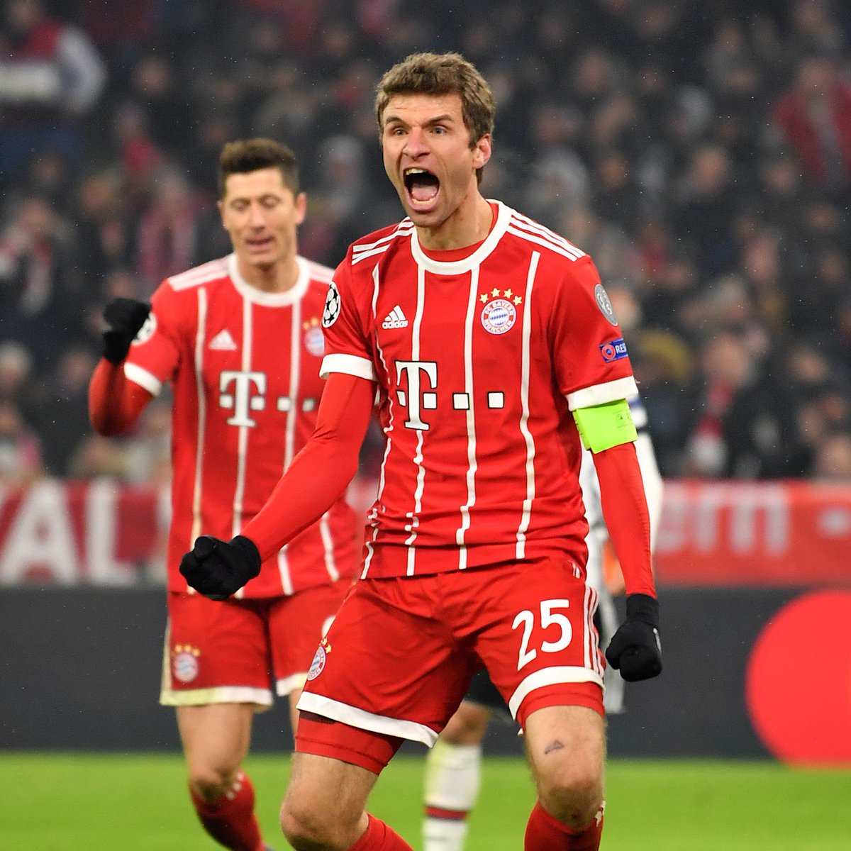 ⚽⚽ #Müllered  ❌❌ #LewanGOALski  ⚡ #RocketMan  🎙 Die Stimmen zum Königsklassen-Kantersieg! #MiaSanMia #FCBBJK https://t.co/E7qDrB24I6