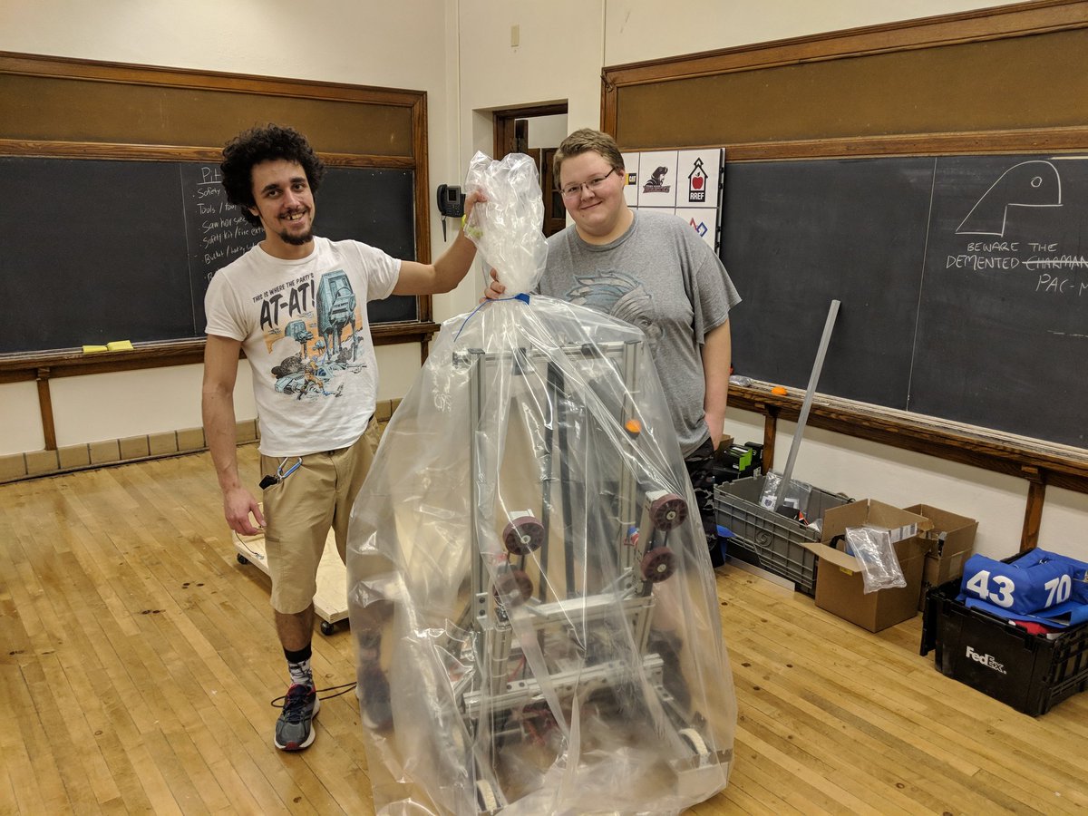 RR_Robotics's tweet image. Bagged and tagged and ready for the Buckeye Regional Competition! #rrhs #firstpowerup