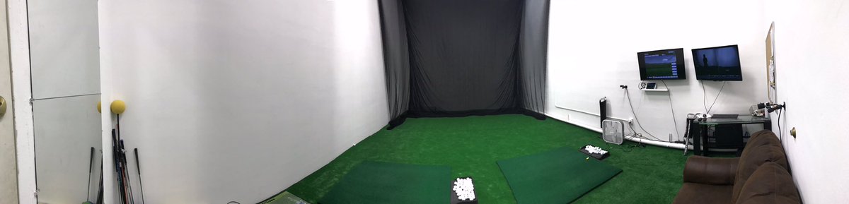 Coachbelfield's tweet photo. It’s taken a little while but our indoor has been transformed! Complete with launch monitor, pressure mat and full #V1 video system. If you want to play high level golf this room does all you want it to do! #ORUgolf https://t.co/IbelCJ5I72