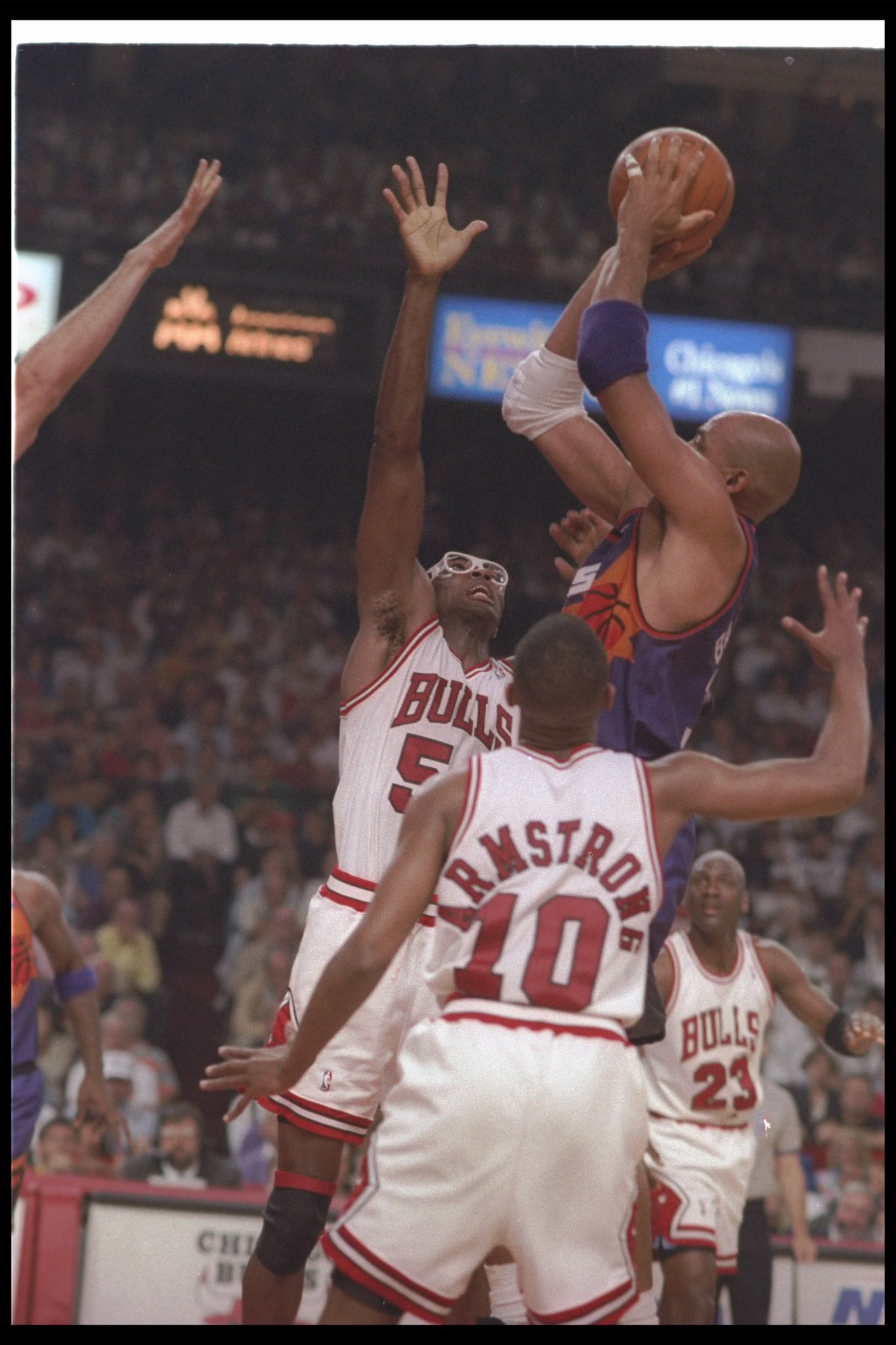 Happy birthday to legend Charles Barkley! 