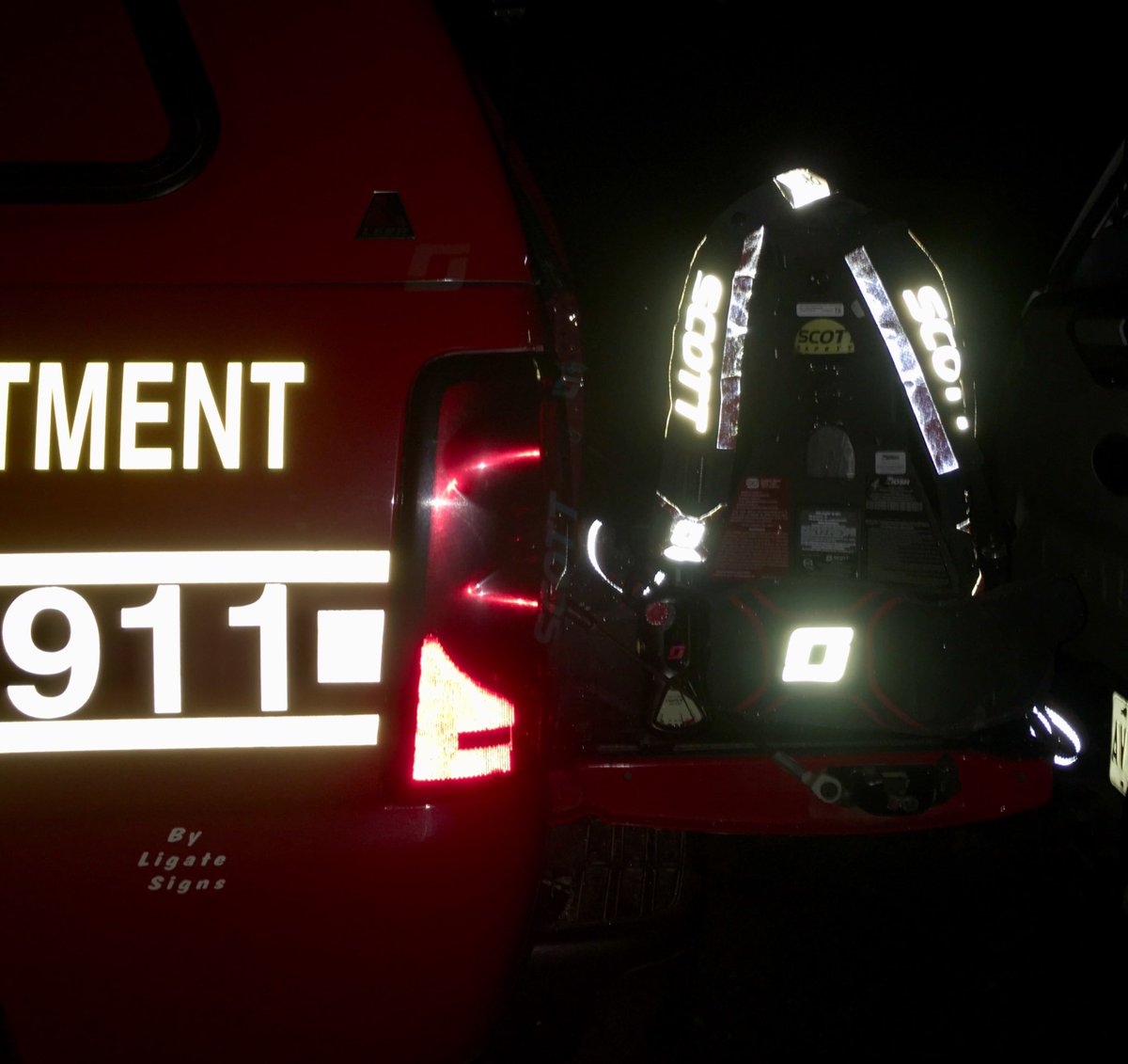 409Rittenhouse's tweet image. Putting the 3M | Scott Safety 2018 Air-Pak X3 PRO to the test tonight #X3PRO