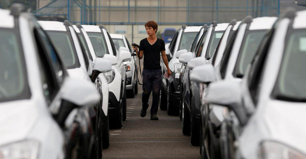 GM offers $2.8 billion investment in South Korea over 10 years: South Korea official reut.rs/2sMA5Ug
