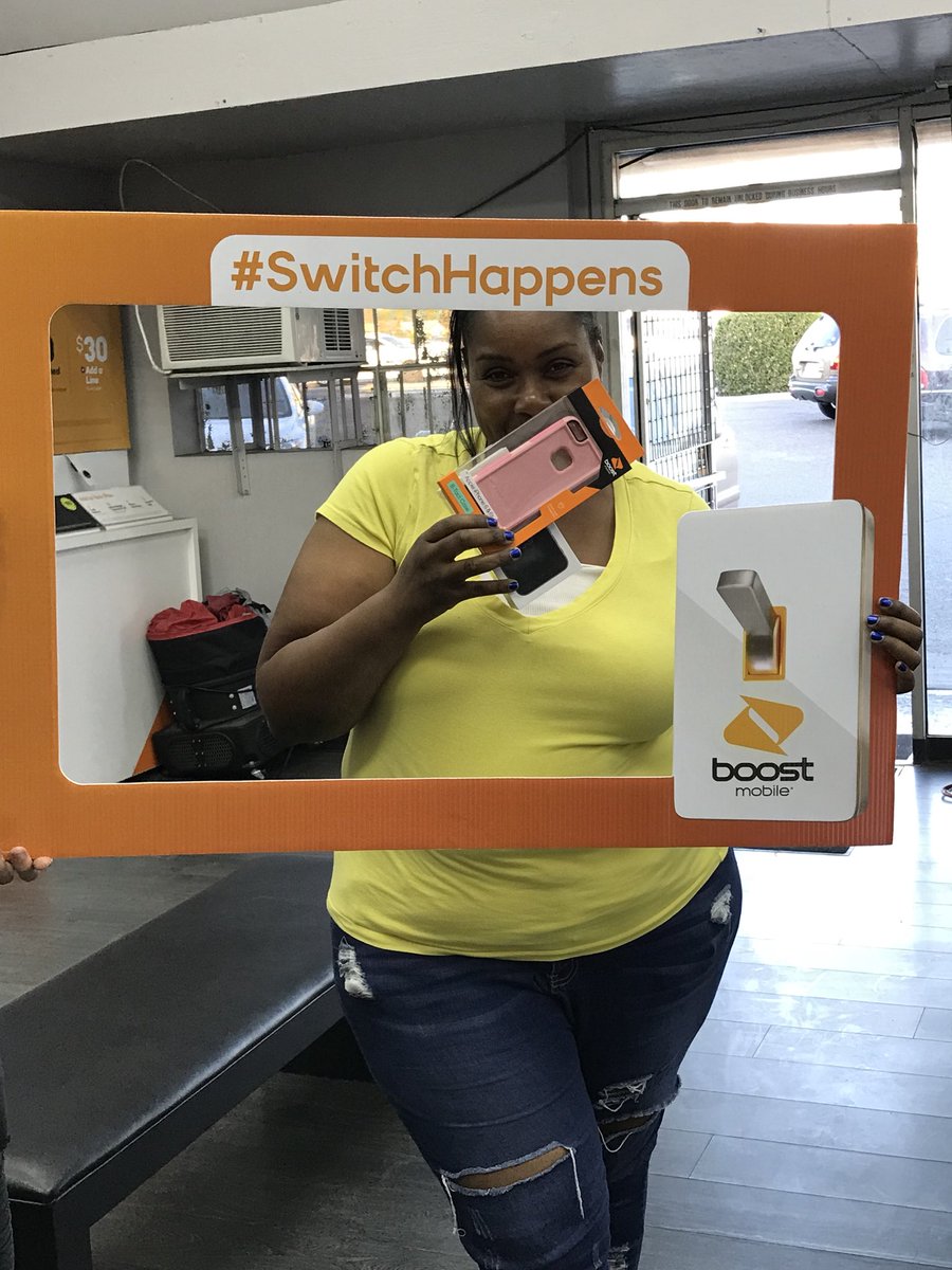 Nexcomm201's tweet photo. Facebook Promo is back! Keep an eye out for our ad on Facebook to get $120 off a phone when you switch or create a new account with us! #switchhappens @relizondospg https://t.co/k4zDGP3xsi