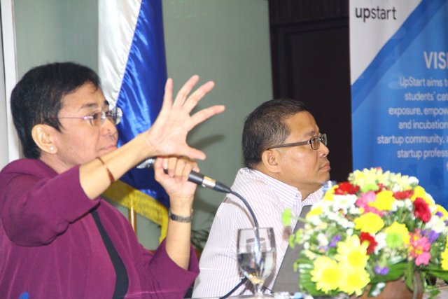 ateneodemanilau's tweet photo. Rappler CEO @mariaressa  and Inquirer Associate Editor and Opinion Columnist John Nery talk animatedly with the students during an early morning TALAB session on Media in the Age of Technology #DefendPressFreedom #FactsMatterPH #FightDisinfo https://t.co/ITQJ3jdTi9