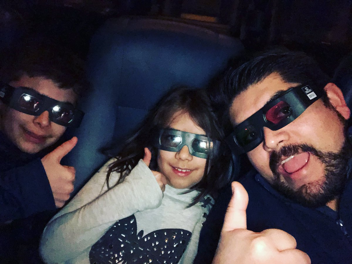 jose_esparza's tweet photo. Gotta love it when #SnowJam2018 lands on #tightwadtuesday. Movie and a bookstore for the fam. https://t.co/3k6LbFycOd