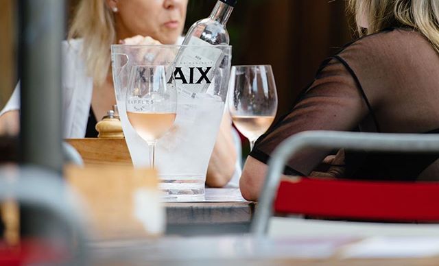 rafflesperth's tweet photo. Hump day Rosè at Perth’s original midweek destination $7 AIX Rosè $9 Chandon S
$10 Espresso Martini 
Half Price Pizza 
Book your spot online or give us a call https://t.co/T1gPygLbzY