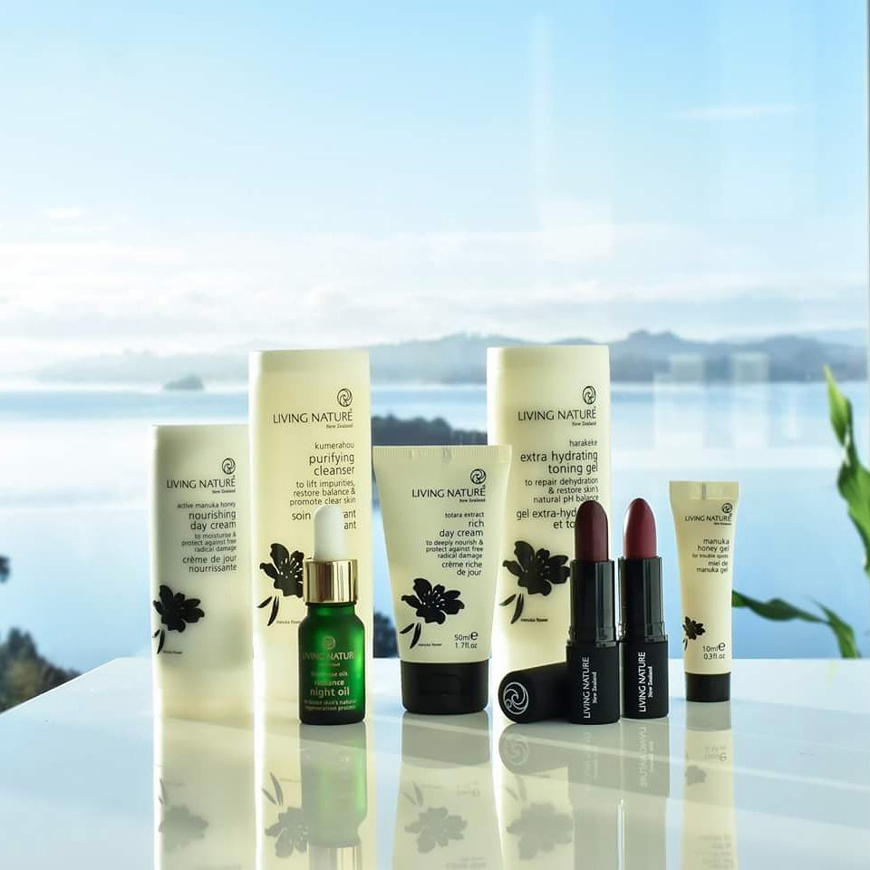 Geographically isolated for more than 80 million years, NZ has developed a natural landscape unlike anywhere else on earth. Sourced from land and sea, Living Nature's active ingredients come from the most potent of NZ's unique plants and we have bottled them just for you. 🌿 #NZ