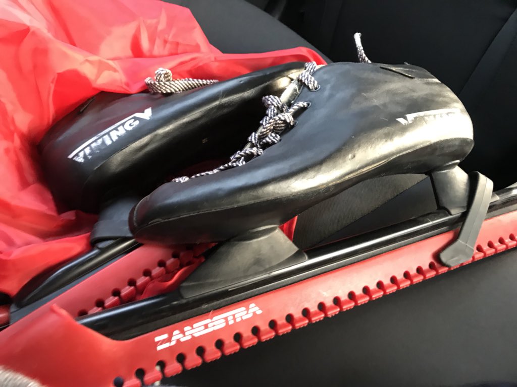 peterheijkoop's tweet photo. Leuke, drukke dag vandaag, maar ik ga toch proberen tussendoor mijn schaatsen even bij de slijper te brengen. Droom alweer van mooie @molentochten. 😄 https://t.co/dshHRPHKli