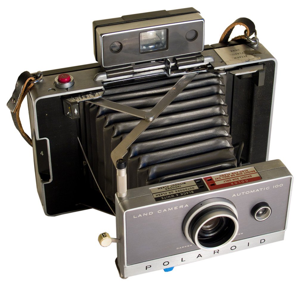 WeerWatWijzer's tweet photo. #DAG52 #VANDAAG:
- is dj & presentator @dennisweening jarig
- startte politie Rotterdam in 1909 met een rijwielbrigade (@Politie_Rdam)
- demonstreerde Edwin Land in 1947 de eerste instant (@polaroid) fotocamera
#WeerWatWijzer #weetje #geschiedenis #rotterdam #politie #pro247 https://t.co/qBArKcOxw2