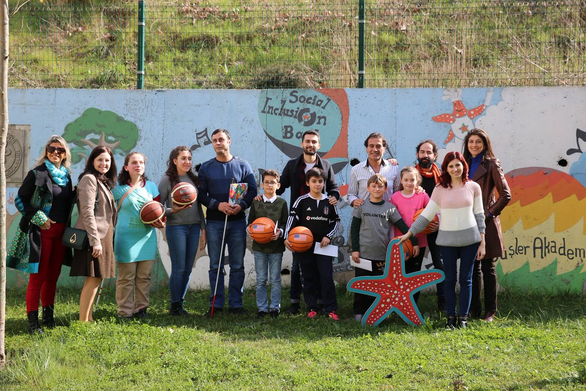 Türkiye’nin farklı yerlerinden öğrencilerin katılımıyla gerçekleşecek olan #ArtıkTopSende adlı spor kampanyası, ABD İstanbul Başkonsolosluğu tarafından başlatıldı. Düşler Akademisi İstanbul ve Kaş tesislerinde öğrencilerimiz projelerini sunarak spor elçisi oldu.