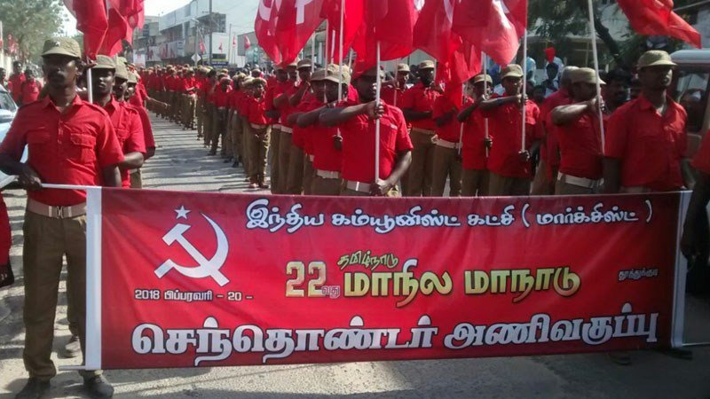 Theekkathir's tweet photo. பின்னங்கால் பிடறியில் தெரிக்க ஓடிய சினிமா போலீஸ் https://t.co/dpG2R1flk8 https://t.co/OePJcorbQ4