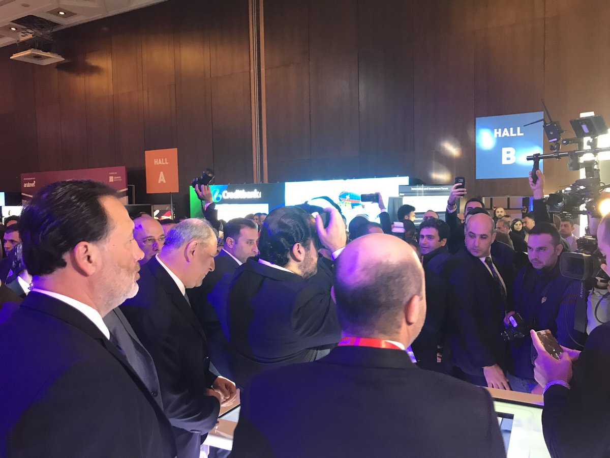 alaywank's tweet photo. H.E Prime Minister @saadhariri living out the #BDD experience through Virtual Reality powered by our community members #RobocomVR ! @ArabNetME 

#ArabNet#Beirut2018 #BeirutDigitalDistrict #Work #Live #Play https://t.co/K57NNh5p2T