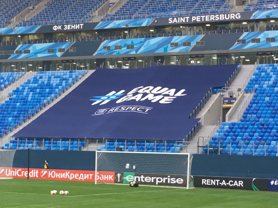 sovsportspb's tweet photo. Этот баннер УЕФА заменит зенитовских фанатов на матче #ЗенитСелтик. Это наказание за баннер в поддержку Ратко Младича. https://t.co/A9d9x28wxY