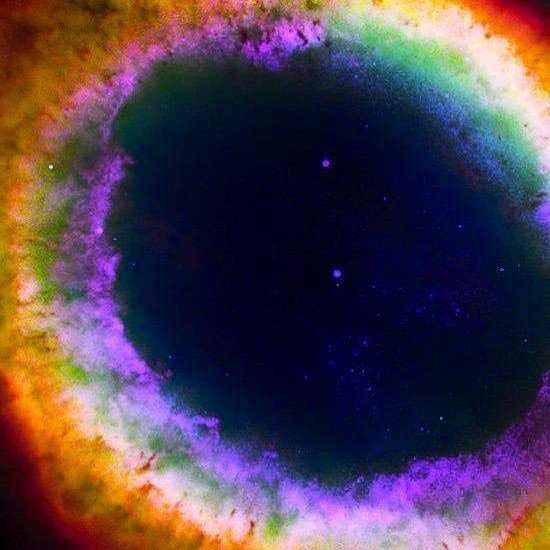 Gaylestv's tweet photo. 💍🏳️🌈 Ring Nebula es una nebulosa planetaria de 7.005 años de antigüedad y 2.230 años luz de distancia.💍🏳️🌈
#gaylestv #planet #univers #universo #lgtb #lgbt #lgbti #rainbow #nebulosa #anillo #rimg #gay #lesbian #trans #bisexual #intersec #colors https://t.co/KHTd0iFB3b https://t.co/iQYluLdtSJ