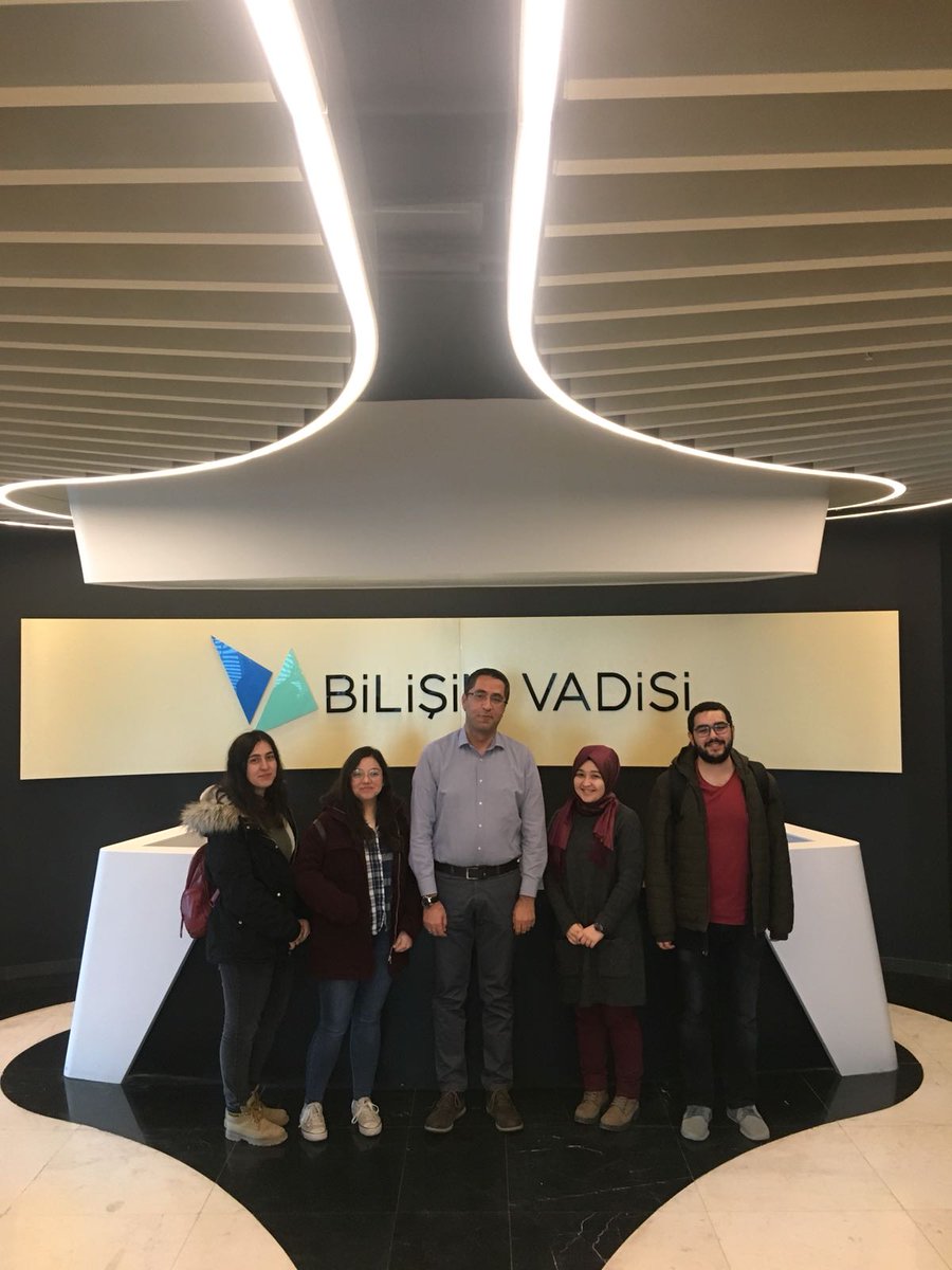 Bilgisayar Topluluğu olarak geçtiğimiz günlerde Bilişim Vadisi'ni ziyaret ettik. GeekDay ve topluluğumuzun misyonu hakkında konuştuk.Fatih Bey ve ekibine misafirperverlikleri ve destekleri için çok teşekkür ediyoruz.
<a href="/BilisimVadisiTR/">Bilişim Vadisi</a> <a href="/halukgorgun/">Prof. Dr. Haluk Görgün</a>
geekday.gtubt.com