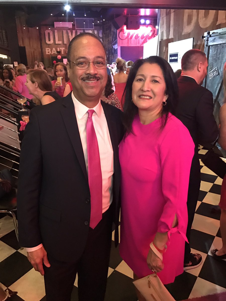 sgiampetroni9's tweet photo. Supporting a cause personal to all. #Newsbash2018 #pressforthecure @OhMyGOFF @TonyPerkinsFOX5 @adamlongoTV @CHICKatNBCS https://t.co/cMV8DTRNaY