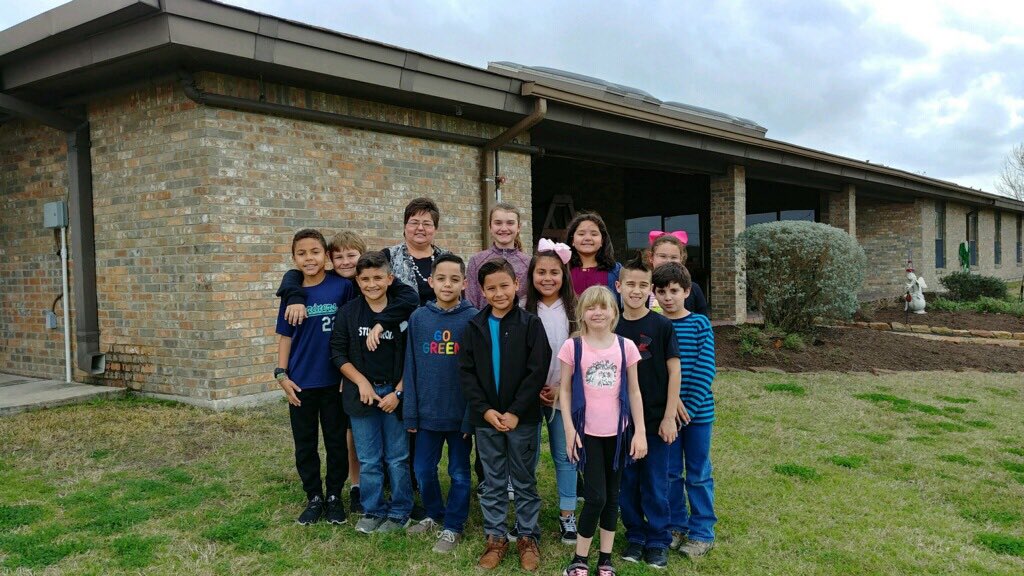 Proud of our 4th grade Student Council Representatives! Bringing joy and service to the community. Enjoyed making Valentine magnets and playing cards with the residents. #NavProud #LISD Champions