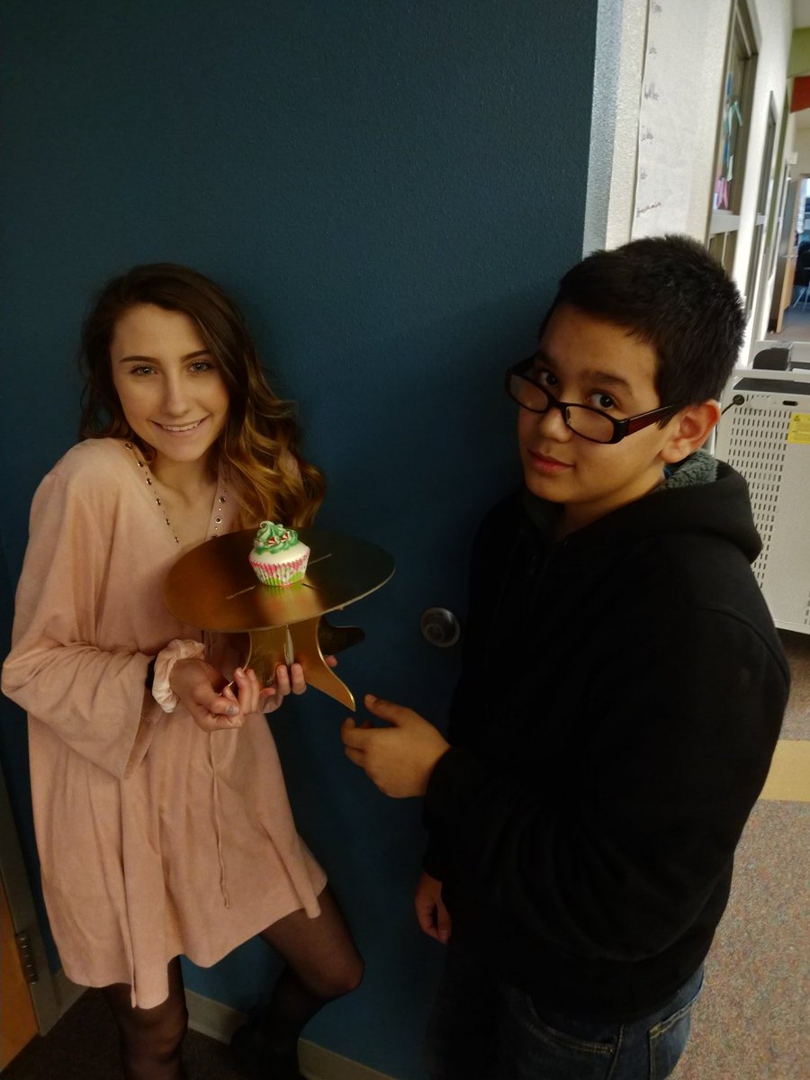 CharlesLuce1's tweet photo. Mock bakery winners! @SMS_hawks https://t.co/nnV0VSloQo
