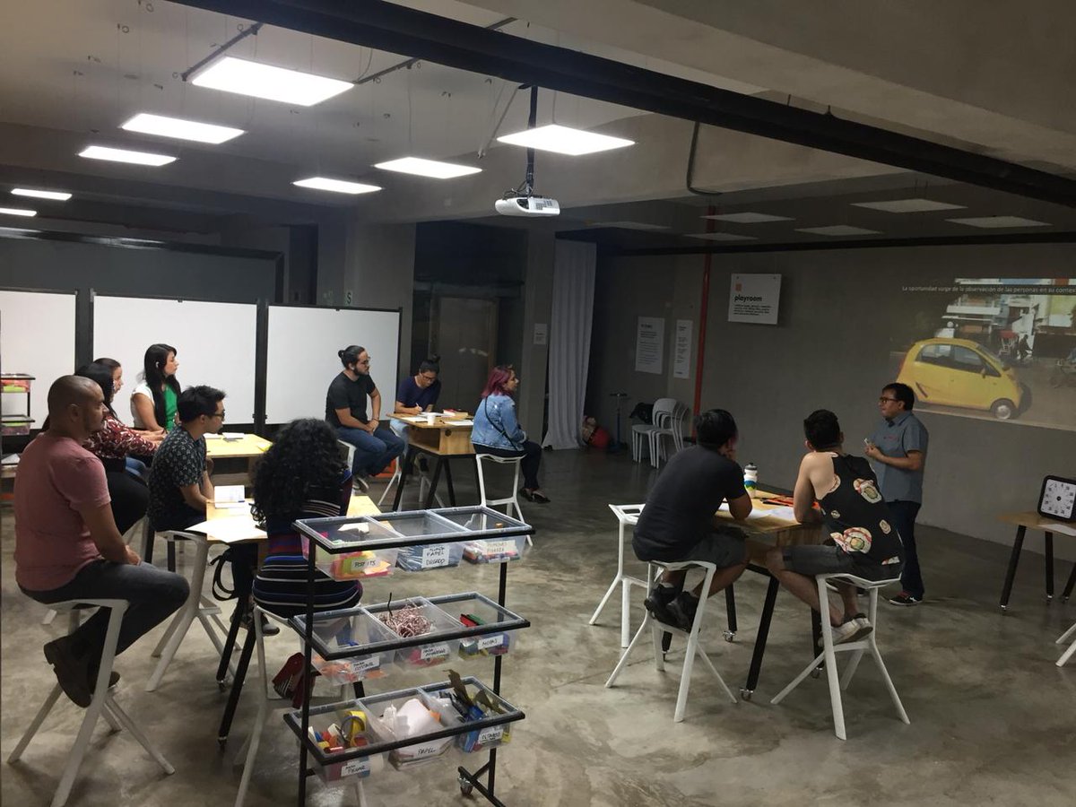 luchodominguez's tweet photo. Empezamos el taller de 12h de #DesignResearch, en un espacio de trabajo espectacular, Reboot Space, basado en https://t.co/zW8uJatlSz de Standford y está en #Lima #Perú #DesignThinking #Innovation #SolvingHumanProblemsFirst #Experience_Lab @cecilia40arce https://t.co/g5qBvW3Mql