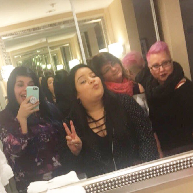 JoA_MaRiiE's tweet photo. We fight like cats and dogs and you got on my nerves but I never miss a group of people so much canโt wait to see you all in June #toronto2.0 #toronto #canada #friends #memories @Dez1345 @Schnuffelrudel @manuela_balk https://t.co/aHKfXEkvrY