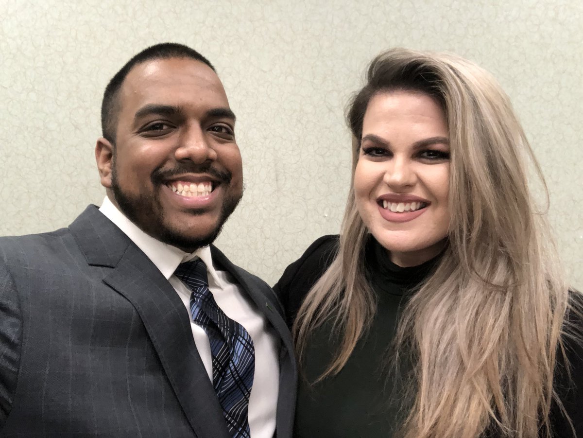 Shout out @Altar1Gina and her team at #tdct327 for the awesome work with #SuperTuesday. Overheard the huddle and they had 5 wealth referrals already and some great conversations around RSP. #lobbyleader <a href="/GerardDinneen/">Gerard Dinneen</a> @ChrisStamper_TD <a href="/chrisyau_TD/">Chris Yau</a> <a href="/LinhMDang/">Linh Dang</a>