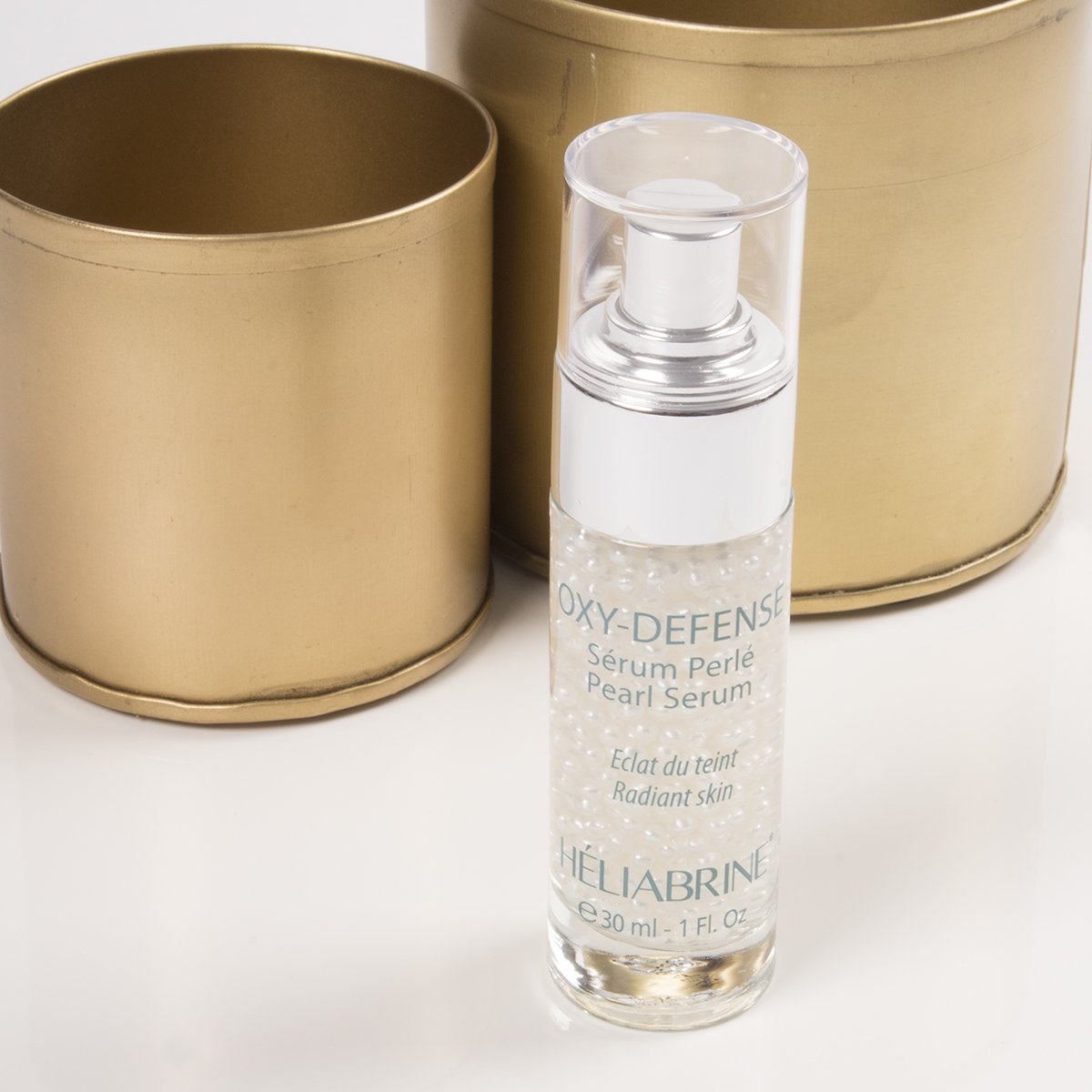 Véritable prouesse technologique, le Sérum Perlé Oxy-Defense aux perles précieuses sublime instantanément la peau et révèle son éclat. 💫 #LaboratoireLarima