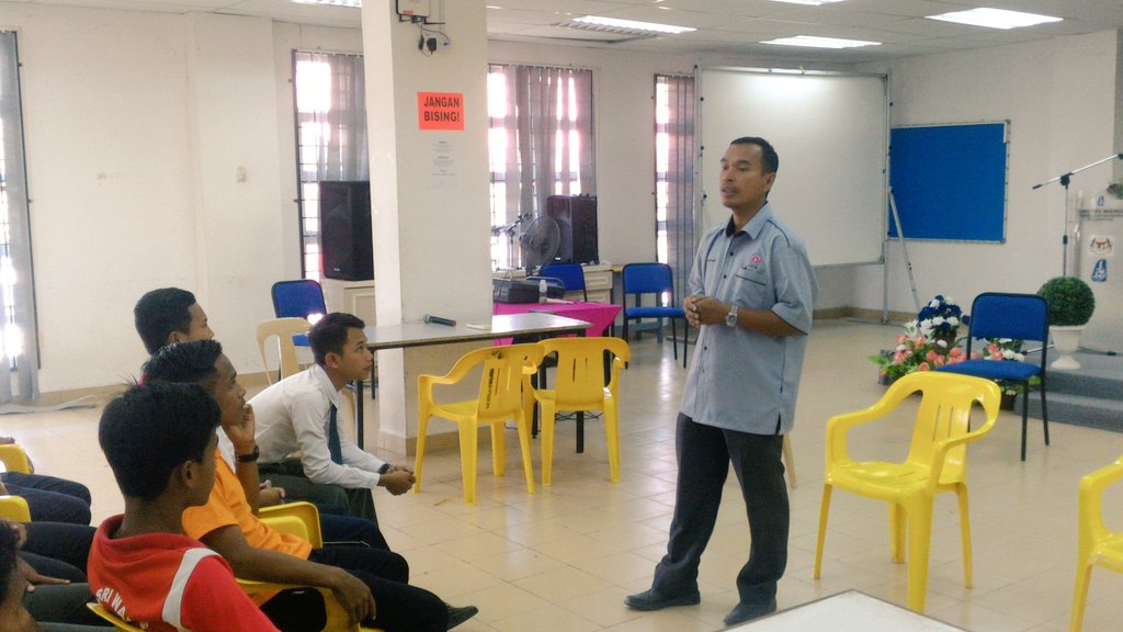 aadkgm's tweet photo. Urin test SMK Sri Wangi @aadkkelantan https://t.co/NB3WYpgnLa