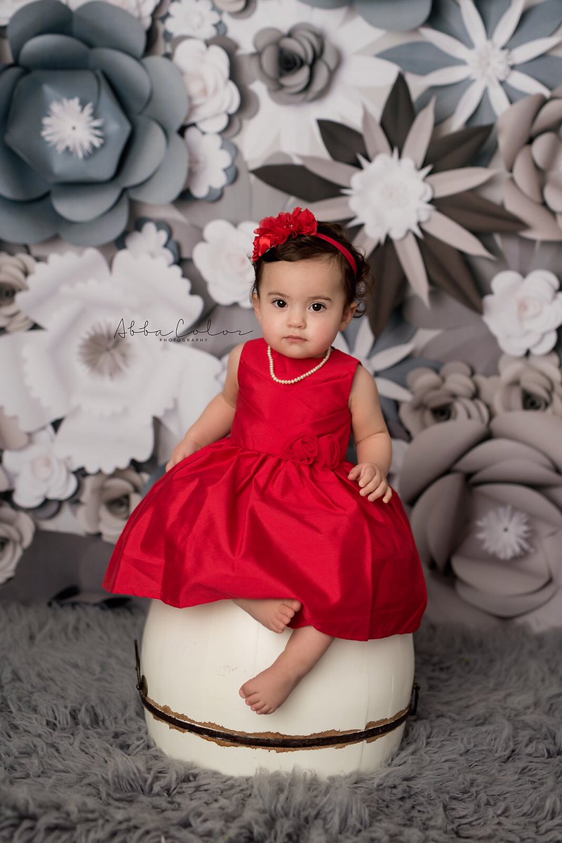 abbacolorphoto's tweet photo. So adorable! Happy birthday baby girl! Did you know we provide the decor to match the theme you choose for your baby’s birthday shoot? Send us a message today for more info! https://t.co/8I4345doQv