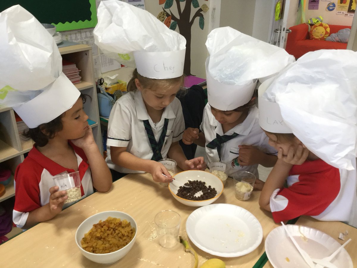 JPS_Year2's tweet photo. 2C loved making their overnights oats as part of our new topic @thebodycoach what do you think? Chefs in the making? #JPS2C #JPSfun #littlechefs https://t.co/Yk87JfC0da