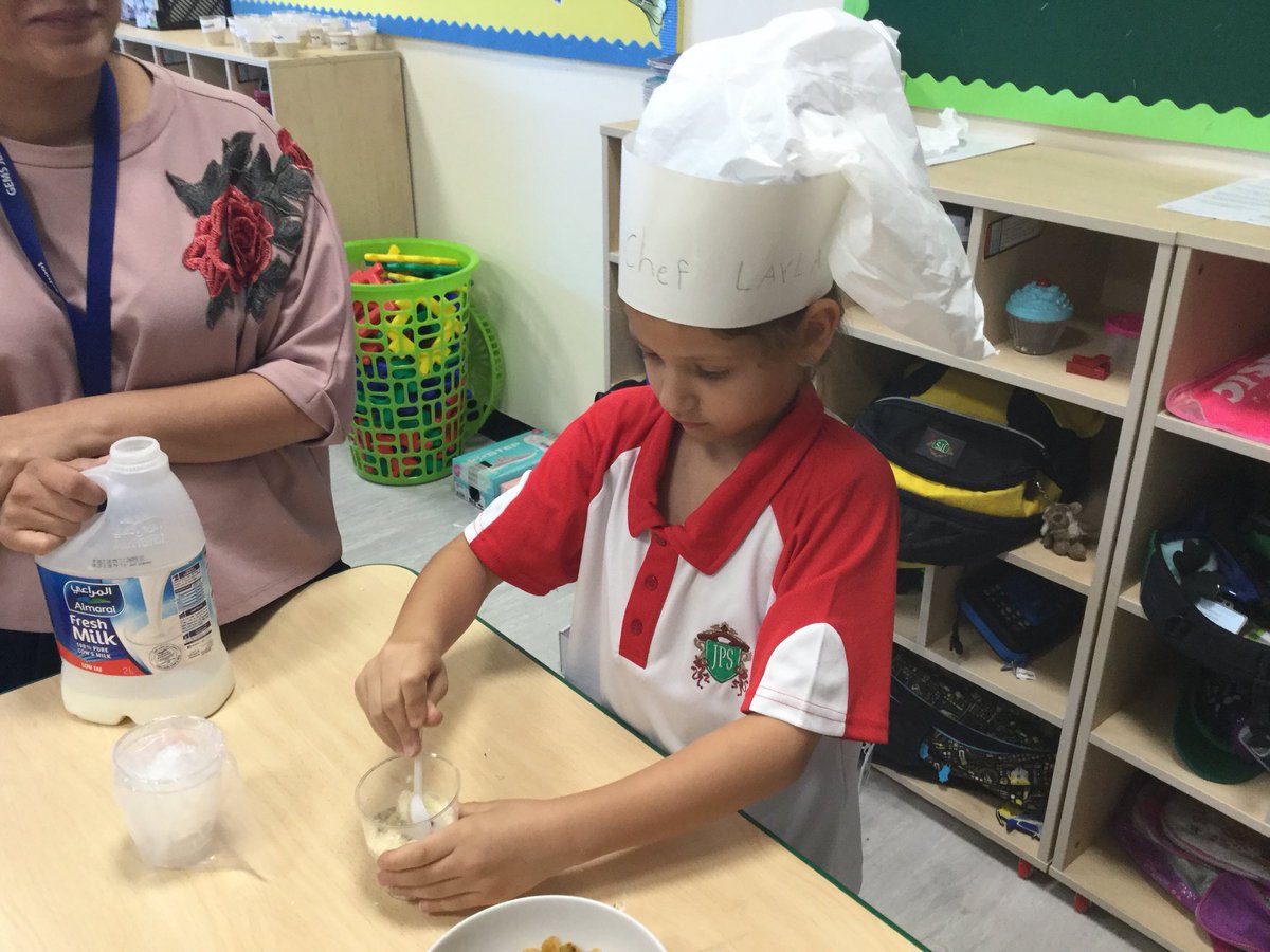 JPS_Year2's tweet photo. 2C loved making their overnights oats as part of our new topic @thebodycoach what do you think? Chefs in the making? #JPS2C #JPSfun #littlechefs https://t.co/Yk87JfC0da