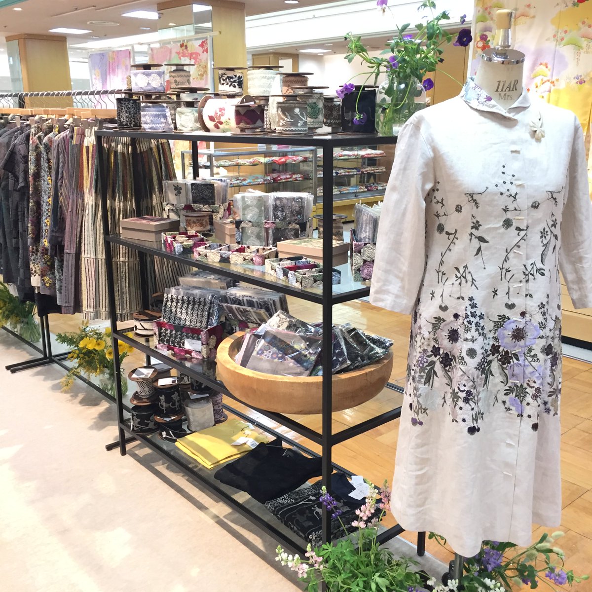 日本橋三越本店 Mitsukoshi 新規オープンのお知らせ 2月21日 水 から Pjc Kazuko Onishi が本館4階に新規オープン 気取らない 誇らしい そしてなによりも自然な自分でいられる そんな服 ぜひ店頭でお手に取ってみては Pjc