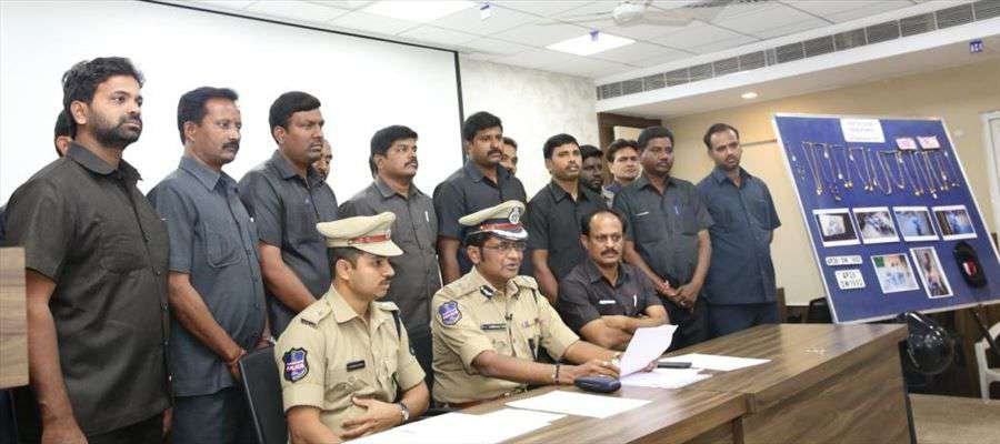 DailyhuntApp's tweet image. #Arumbakkam #Chainsnatcher nabbed by cops!!
dhunt.in/3AN1G?ss=twt&amp;amp;s…