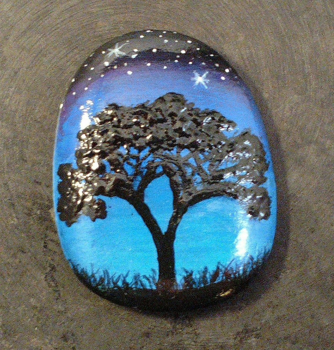 stayinstitches's tweet photo. #MyTrueCallingInLife
Painting Nature Scenes on Natural Stones  https://t.co/mgbyh8baZn https://t.co/VsDaiYE2Y6