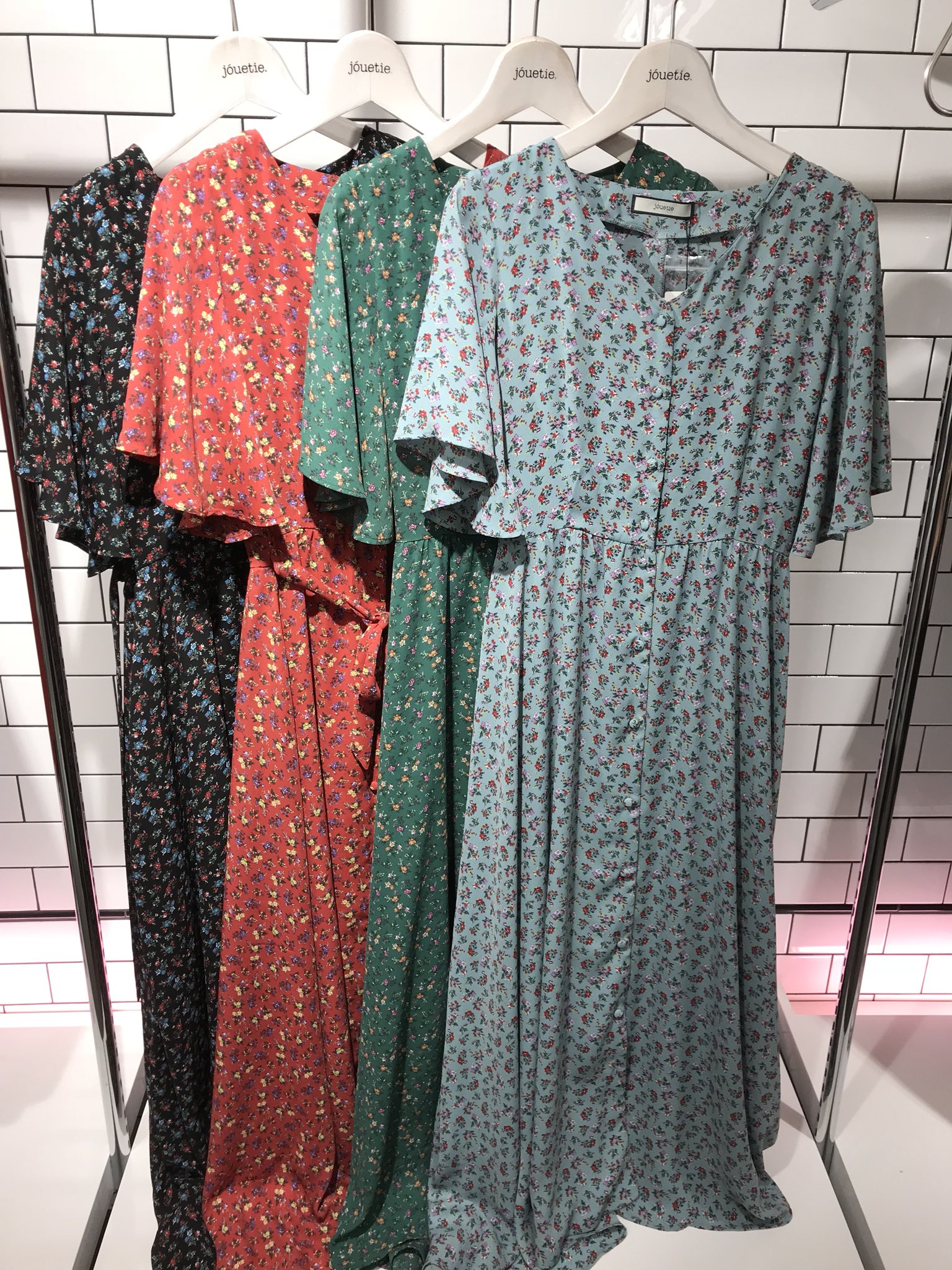 Jouetieルミネエスト新宿店 New Arrival カラーフラワーワンピース 10 000 Tax Blk Red Ice Grn カラフルな花柄は今季jouetieでおすすめしたいカラーオンカラー ワンピース 1 Itemで 1 500offなのでお買い得です Jouetie ルミネエスト